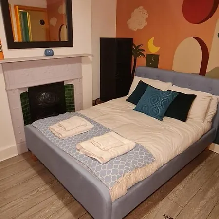 Holiday home Claremont - London