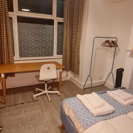Holiday home Claremont - *