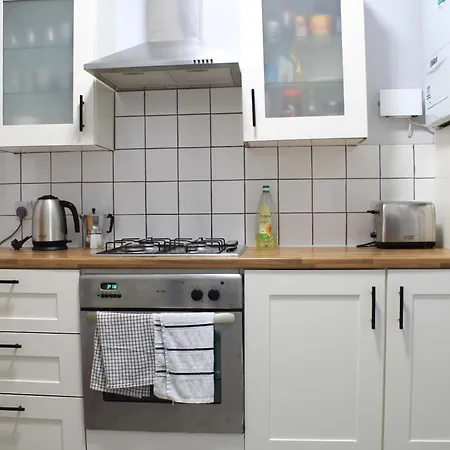 Modern Ground Floor Flat - 15 Min To Central Londra