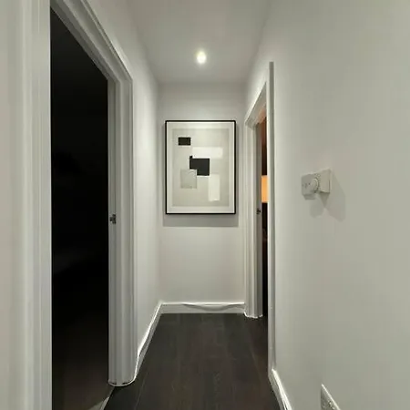 Luxxe 2br 2ba Duplex 5 Mins From Hither St - 65c Londres