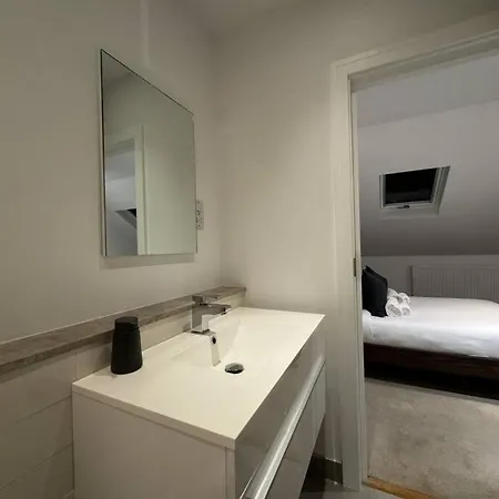 Luxxe 2br 2ba Duplex 5 Mins From Hither St - 65c * Londres