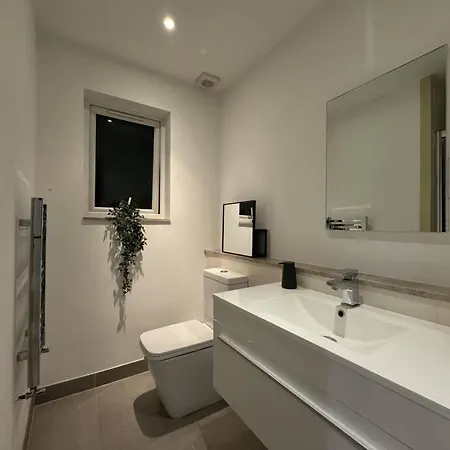 Luxxe 2br 2ba Duplex 5 Mins From Hither St - 65c Appartement *