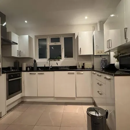Luxxe 2br 2ba Duplex 5 Mins From Hither St - 65c Londres