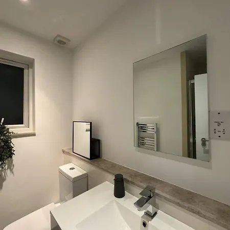 Luxxe 2br 2ba Duplex 5 Mins From Hither St - 65c Appartement *