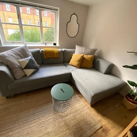 Cosy 2 Bedroom * London