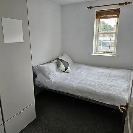 Apartment Cosy 2 Bedroom London