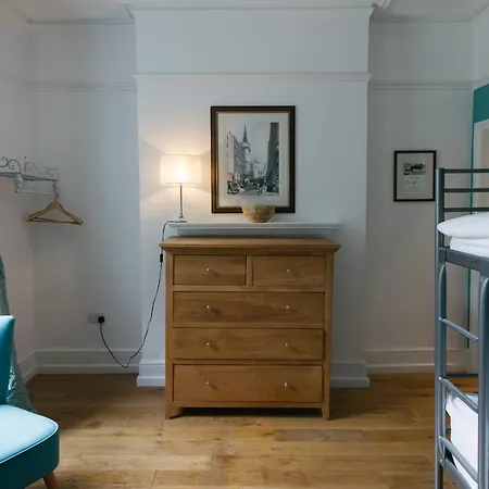 Ebs London Hostal