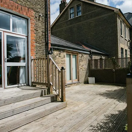 Ebs London Hostal Catford
