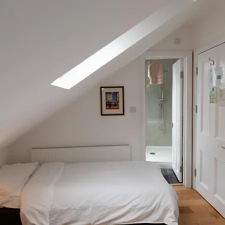 Ebs London Hostal *