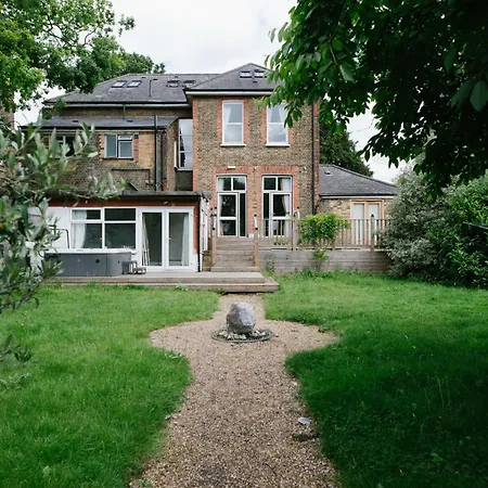 Ebs London Hostal Catford
