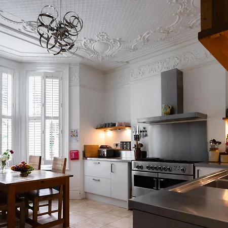 Ebs London Hostal *