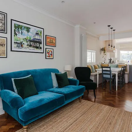 Apartment Newly Refurbished 4 Bedroom House In East *