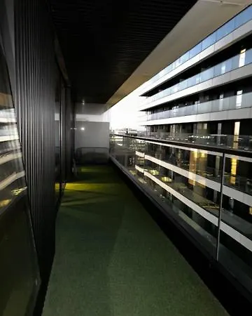 Apartment Luxury High Rise 2-bed With Lovely View In Canary Wharf *