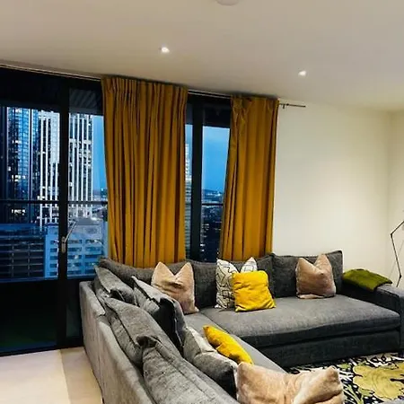 Luxury High Rise 2-bed With Lovely View In Canary Wharf * London