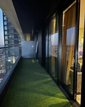 Luxury High Rise 2-bed With Lovely View In Canary Wharf