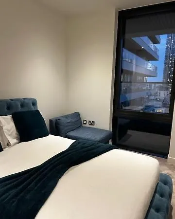 Luxury High Rise 2-bed With Lovely View In Canary Wharf * London