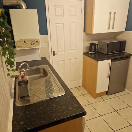 Cozy Flat & Lovely Garden, High Speed Wifi Appartamento