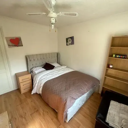 Cosy Double In Thamesmead *