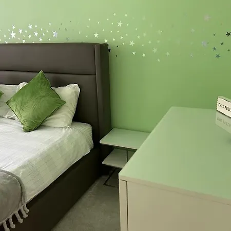 The Heart Of Charlton The Village Apartment London