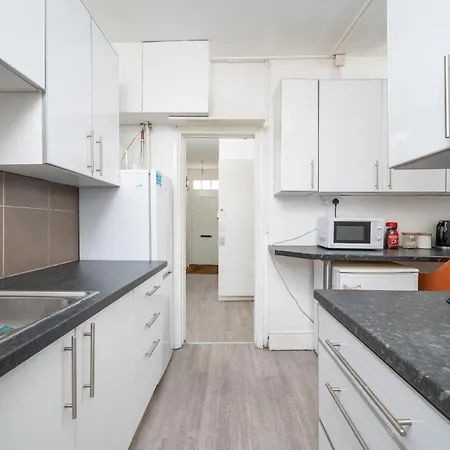 Guest house In East *