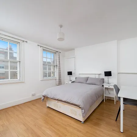Guest house In East *