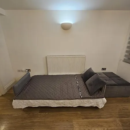 Spacious, Lovely 2 Bedroom Flat In Woolwich Apartment