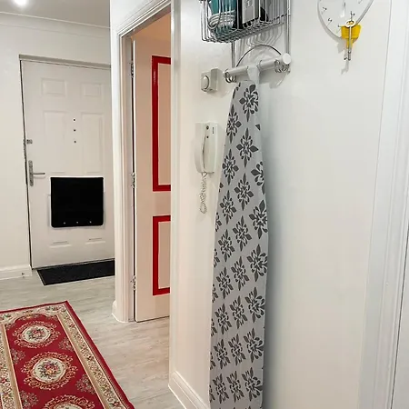 Stylish Madison Apartment Dagenham