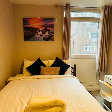 Twenty Five Bed and breakfast