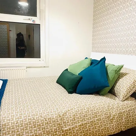 Twenty Five Bed and breakfast *