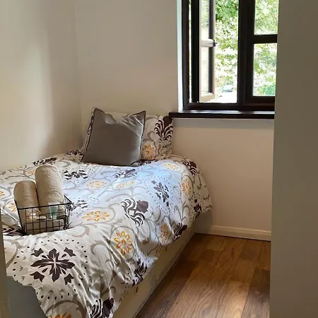 Single Refurbished Bedroom Guest house