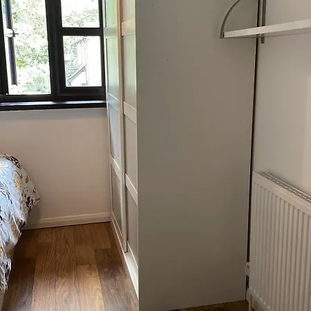 Guest house Single Refurbished Bedroom *