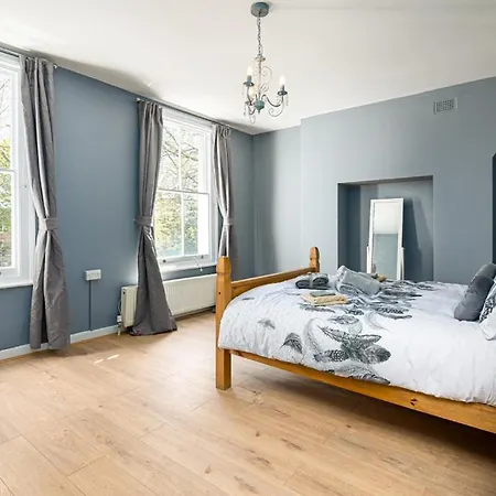 Beautiful House Comfortable & Cozy *