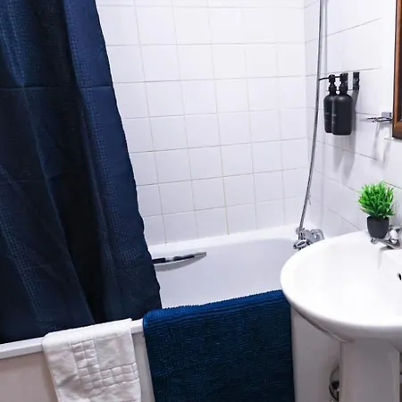 The Heart Of Brick Lane, Sleeps 7! Holiday home *