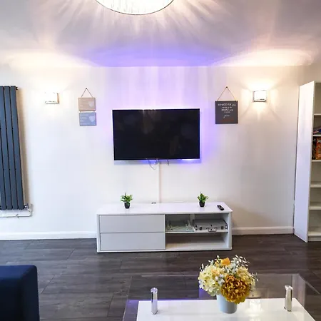 Holiday home The Heart Of Brick Lane, Sleeps 7! London