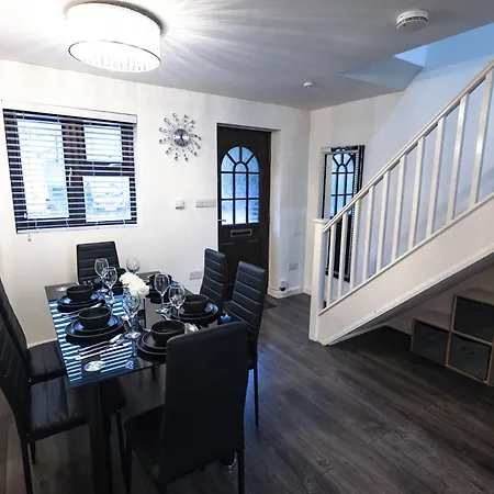 Holiday home The Heart Of Brick Lane, Sleeps 7! London