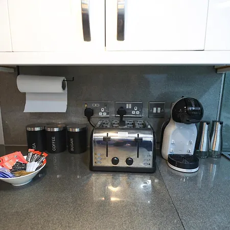 The Heart Of Brick Lane, Sleeps 7! London