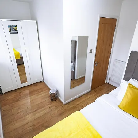 The Heart Of Brick Lane, Sleeps 7! * London
