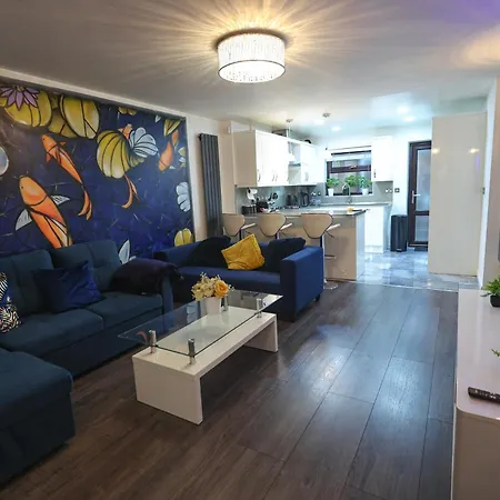 The Heart Of Brick Lane, Sleeps 7!