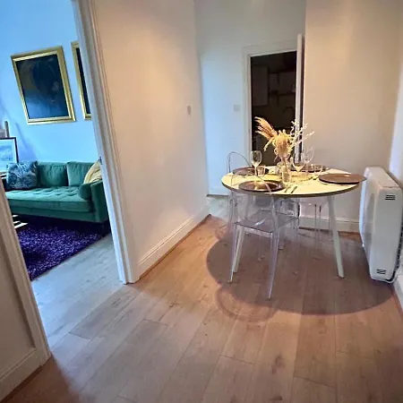 Trendy 2 Bedroom In Canary Wharf * London