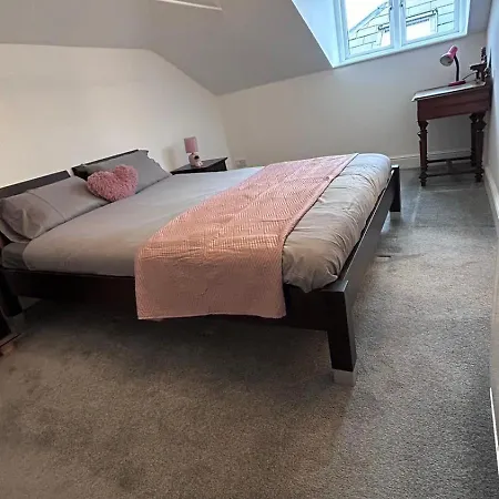 Trendy 2 Bedroom In Canary Wharf Apartment *