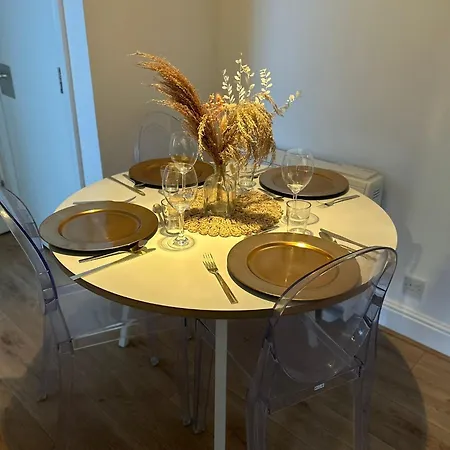 Trendy 2 Bedroom In Canary Wharf London