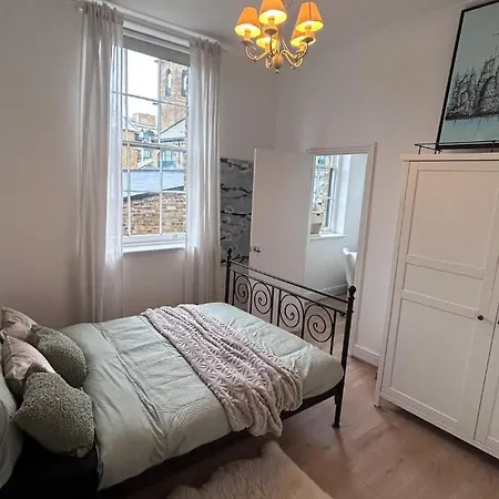 Trendy 2 Bedroom In Canary Wharf * London