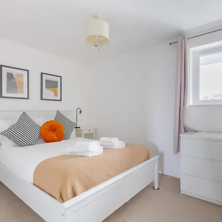 Modern & Ideally Located 2bd Flat Heart Of Dalston Apartment London