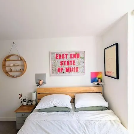 Modern East Apt, 3 Bedrooms, 2 Bathrooms * London