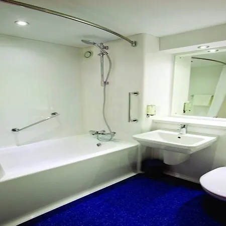 Travelodge Airport London