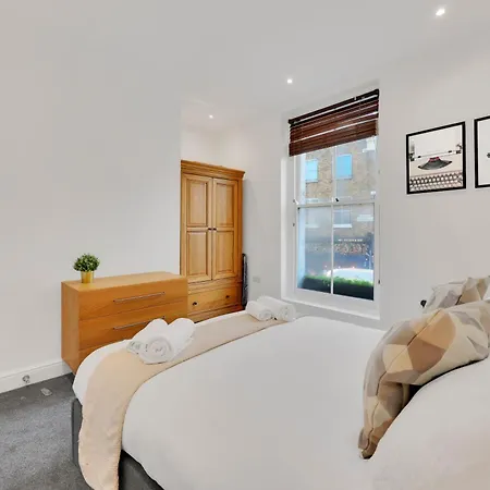 Apartment 1 Bedroom Short Term & Flexible Renting Hackney With Free Wifi *