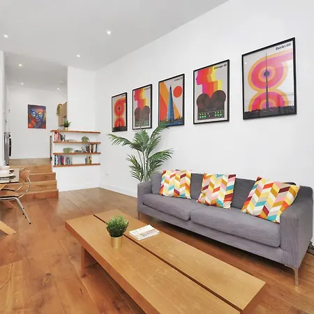 1 Bedroom Short Term & Flexible Renting Hackney With Free Wifi Apartment London