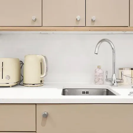 1 Bedroom Short Term & Flexible Renting Hackney With Free Wifi