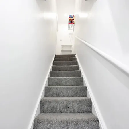1 Bedroom Short Term & Flexible Renting Hackney With Free Wifi *