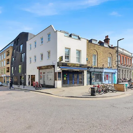1 Bedroom Short Term & Flexible Renting Hackney With Free Wifi Apartment London